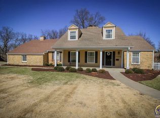 2208 SW Knollwood Dr, Topeka, KS 66611