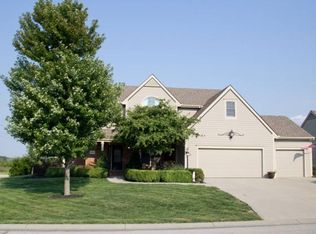 2302 Country Cir, Eudora, KS 66025