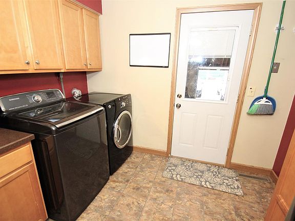 4th image of 2605 S Washington Ave