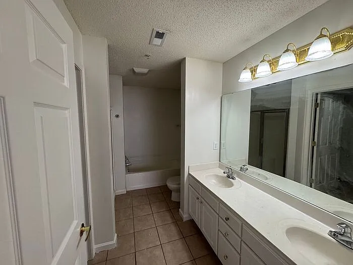 2411 Vancastle Way — Photo 17