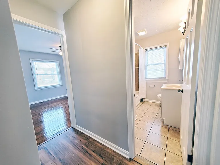 18512 Lewis Dr — Photo 9