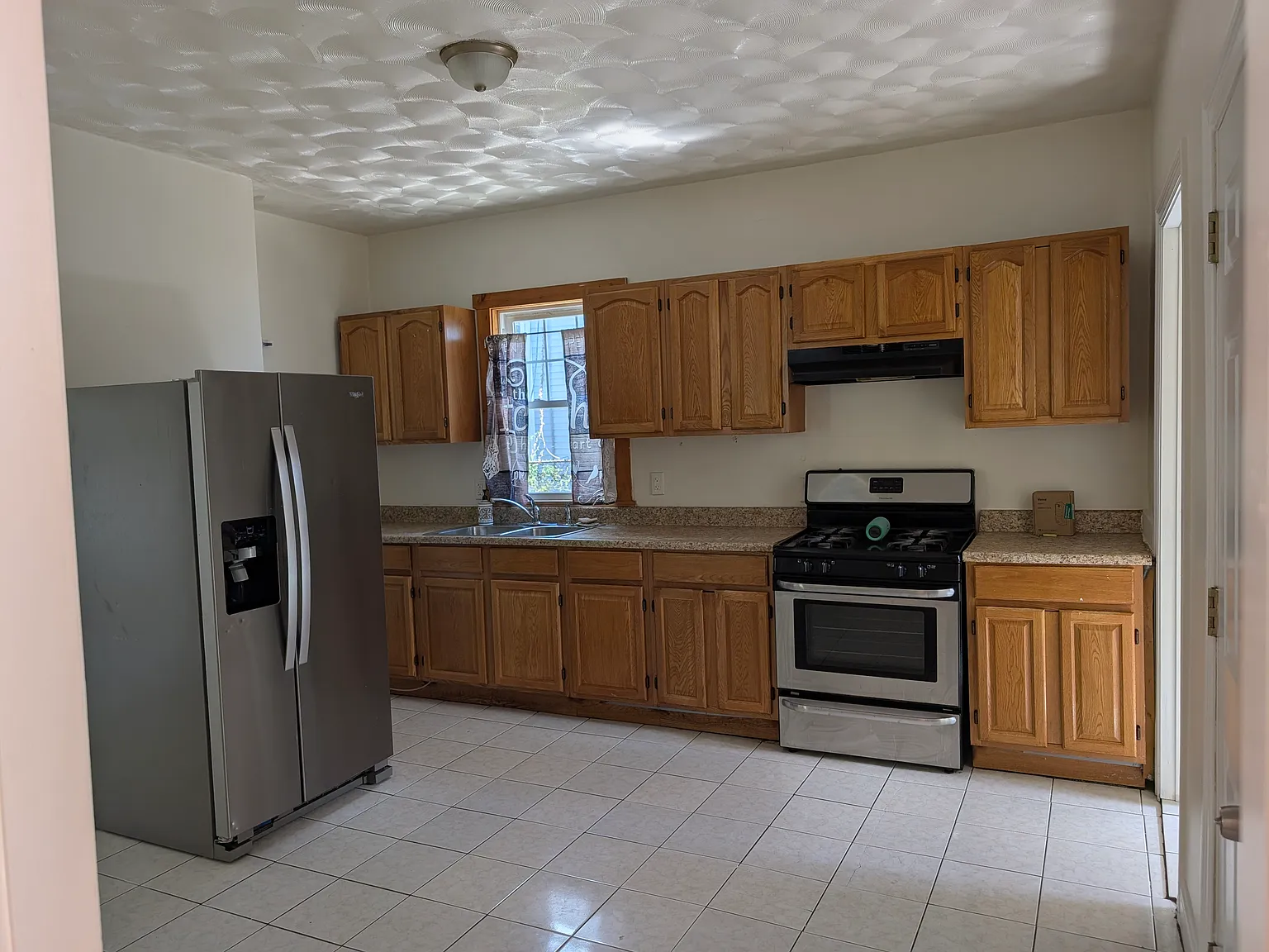2 bed, 844 sqft, $1,950 — Photo 3