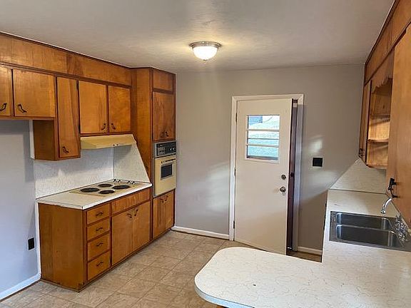 4th image of 413 Rogers Ave
