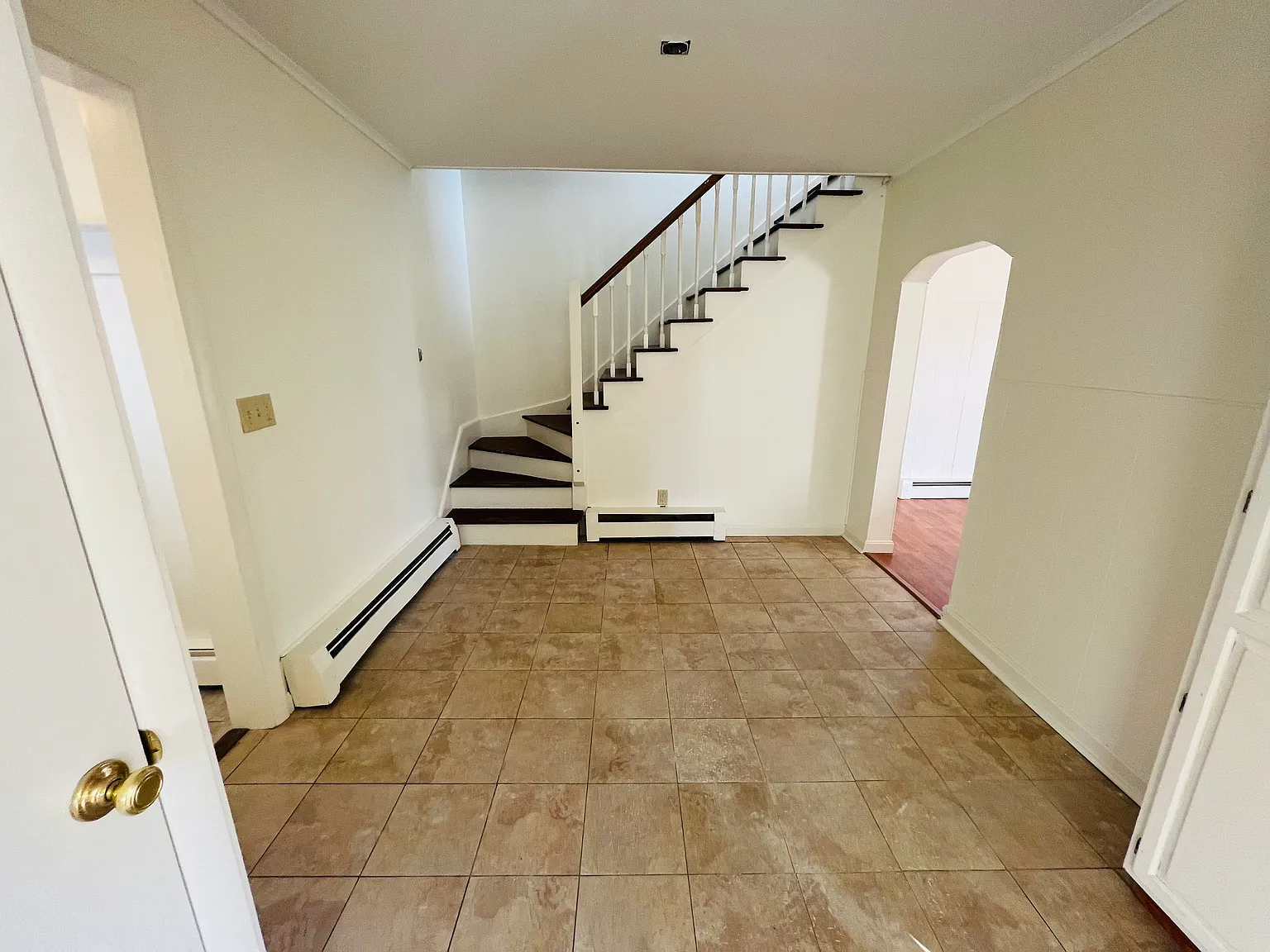 3 bed, 1.5 bath, $2,995 — Photo 4