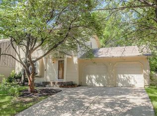 12620 S Locust St, Olathe, KS 66062