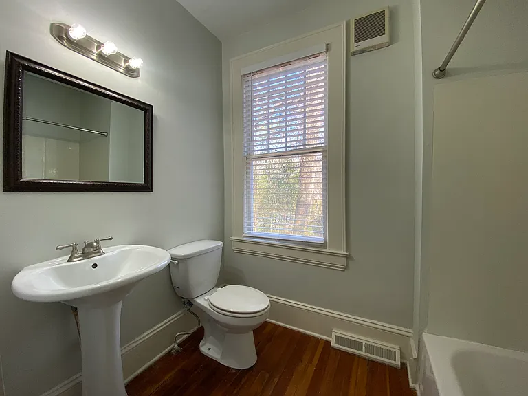 1912 Elizabeth Ave — Photo 11