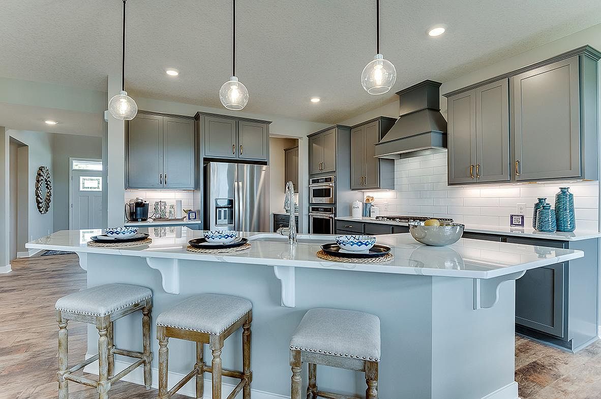 8346 Shire Trl, Woodbury, MN 55129 | Zillow