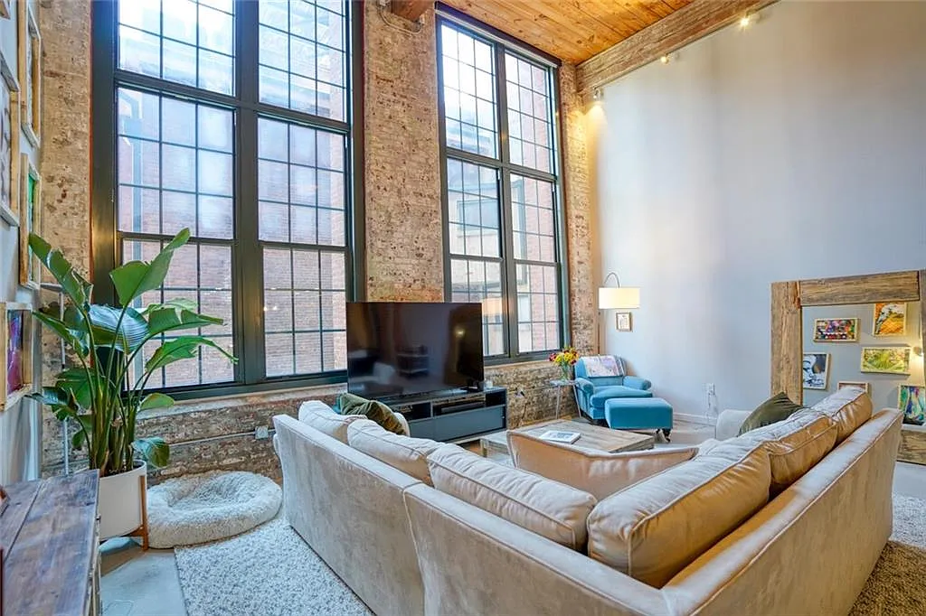 1 bed, 1.0 bath, 1290 sqft, $4,000 — Photo 3