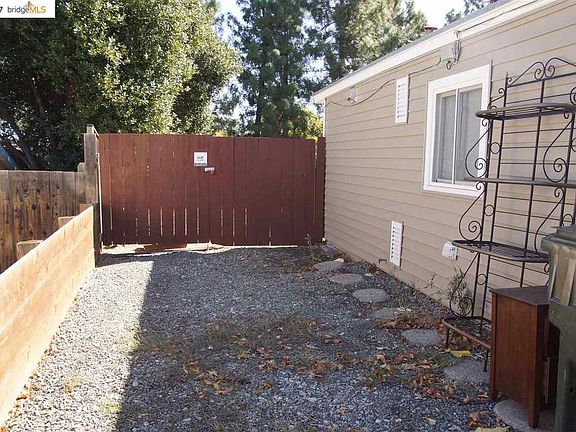 3rd image of 548 Palm Ave