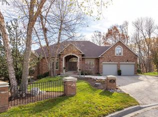 1285 Beaufort Dr, Burlington, ON L7P 4V9