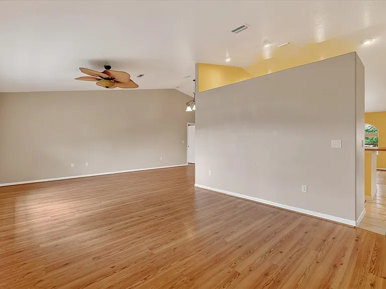 28 Princeton Ln — Photo 13