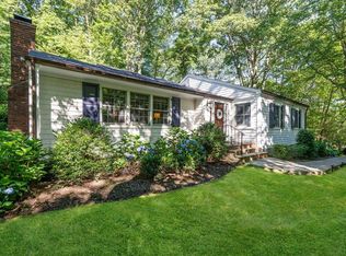 44 Turkey Ln, Cold Spring Harbor, NY 11724