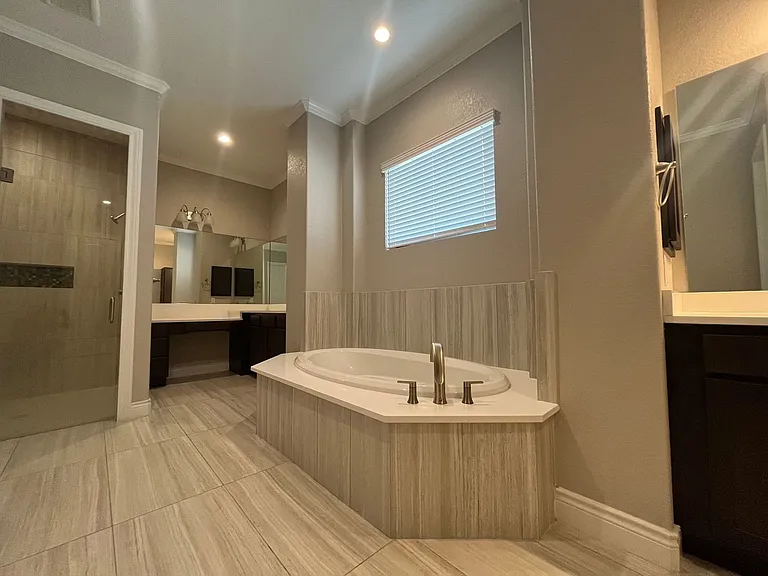 4815 Viewcrest Rd — Photo 26