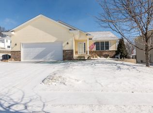 1501 Wolf Dr NW, Cedar Rapids, IA 52405