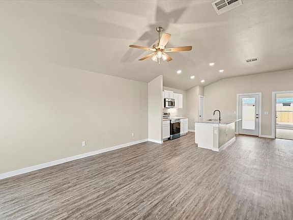 4th image of 3710 Urbana Ave