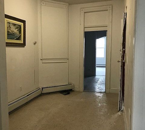 5th image of 718 Grand St #Top