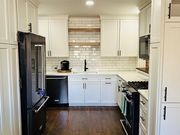 3rd image of 2244 Allendale Rd