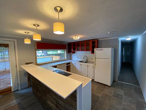 3rd image of 8458 W Saddlebrook Dr #140