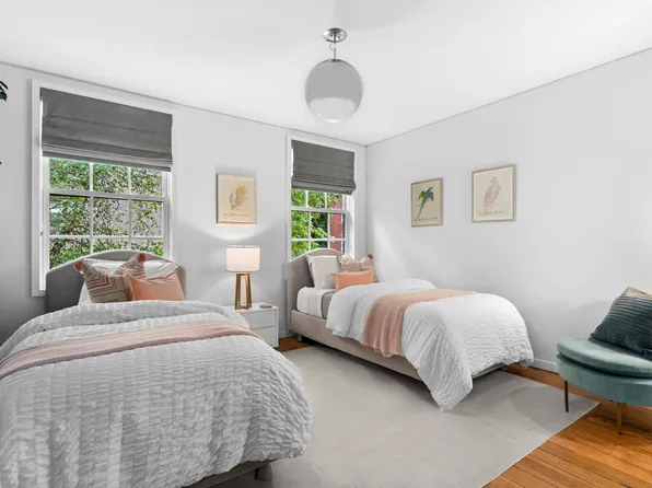 430 Hudson Street image 12 of 34