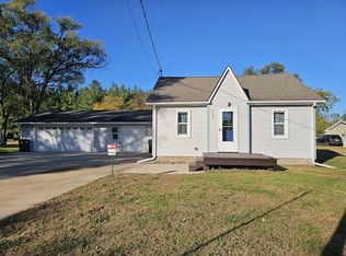 2124 Central Ave, Cedar Falls, IA 50613