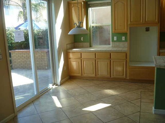4th image of 5522 Namath Cir