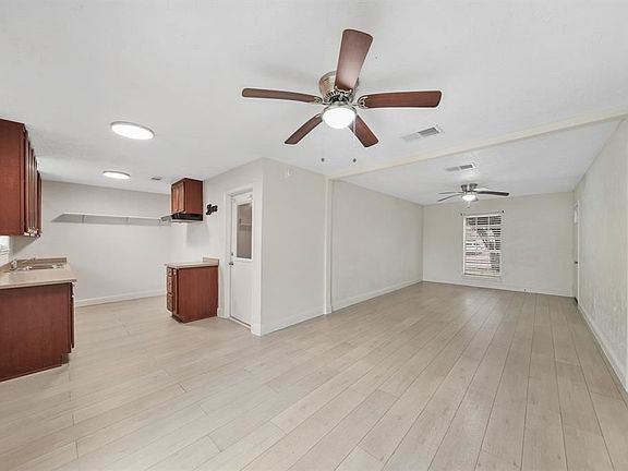 4th image of 7310 Wren Cir
