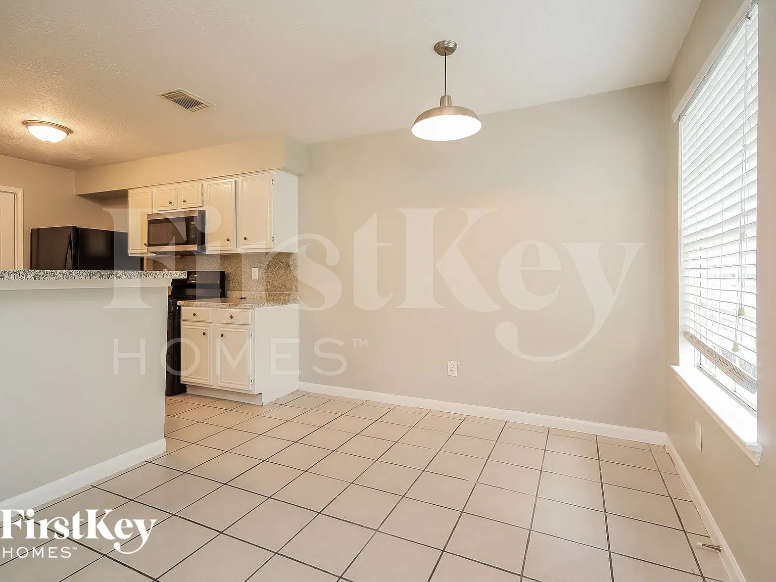3 bed, 2.5 bath, 1489 sqft, $2,035 — Photo 4