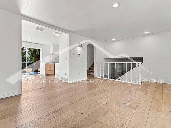 3rd image of 3167 S Emporia Ct