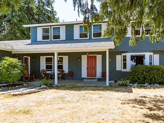 3rd image of 476 Elderberry St
