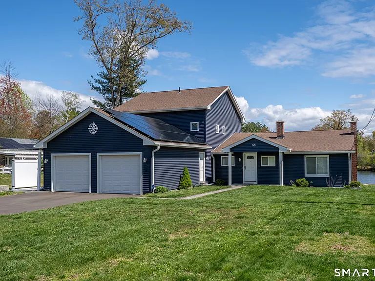 44 Lake Dr — Photo 4