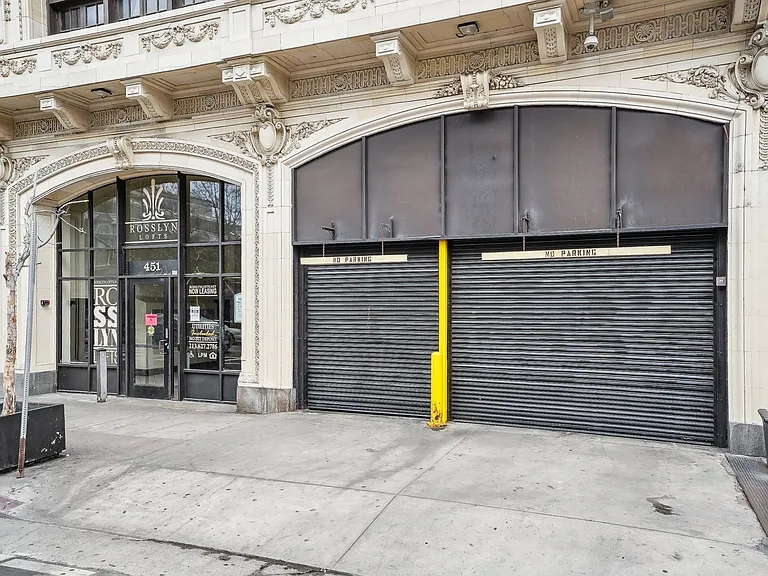 451 S Main St — Photo 3