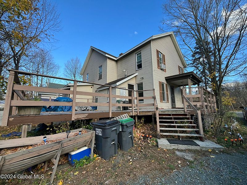 5th image of 301 Speigletown Road