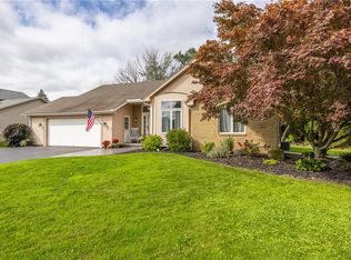 5 Woodruff Gln, Rochester, NY 14624