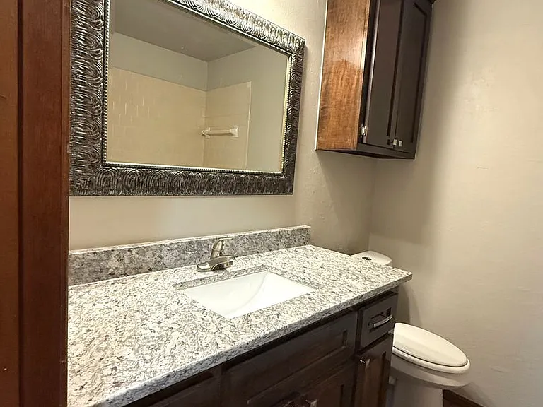 2904 Broadway Ter — Photo 15