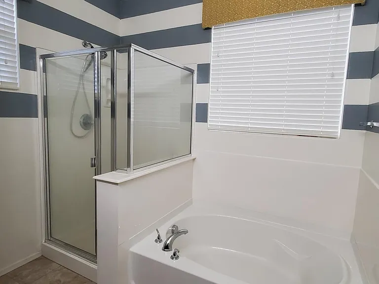 Master Bathroom (1)