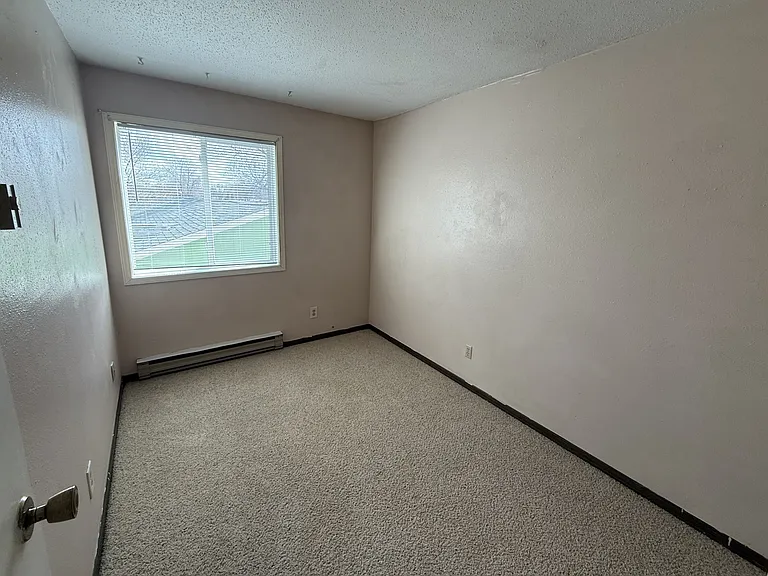 1105 N Main St — Photo 5