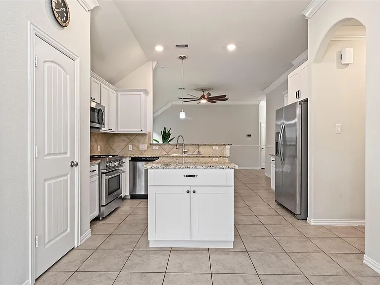 8934 English Manor Dr — Photo 11