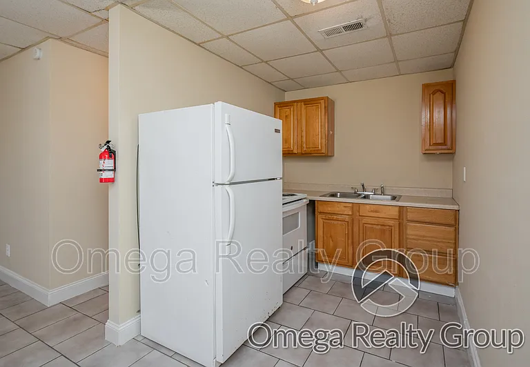 318 Percy St — Photo 17