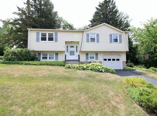 110 Knob Hill Rd, Meriden, CT 06451
