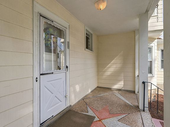 4th image of 36 Hastings St