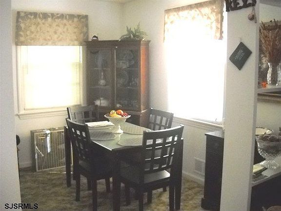 3rd image of 207 Victoria Ln