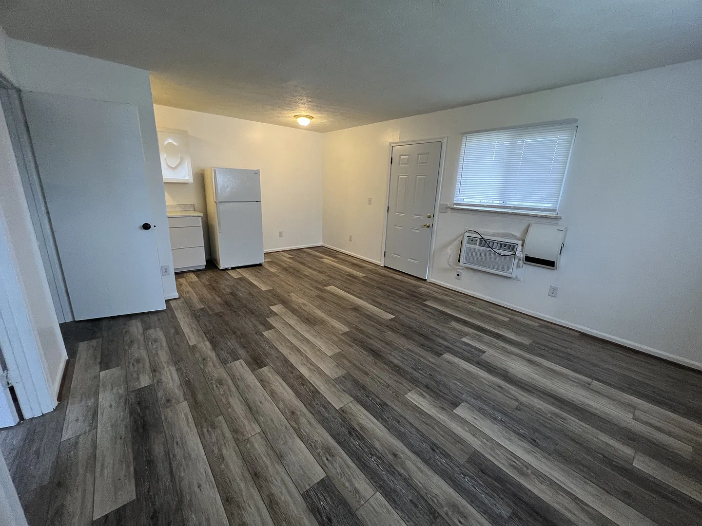 1261 Green Valley Dr — Photo 4