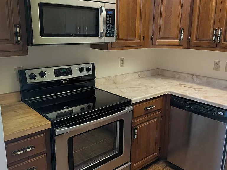 1408 Strongs Ave — Photo 21