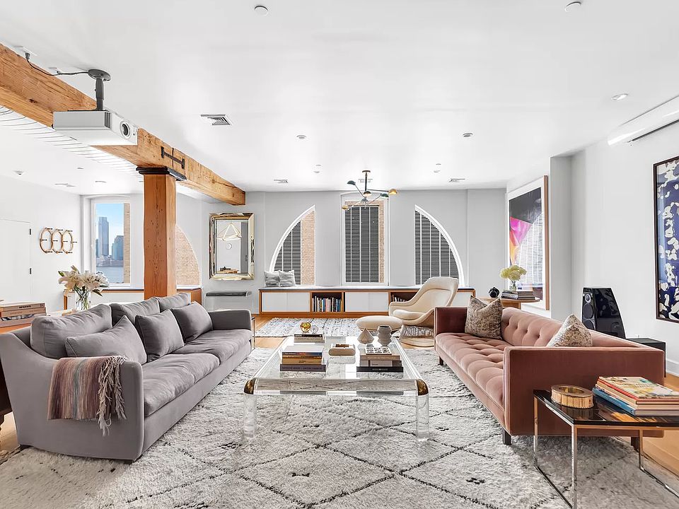 1st image of 481 Washington St #6