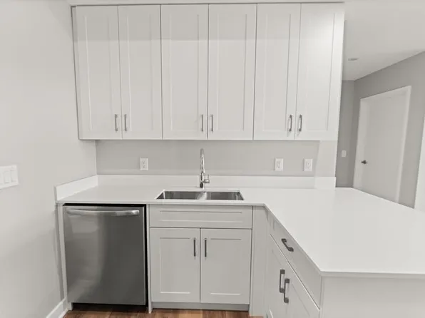 475 Communipaw Avenue image 4 of 33