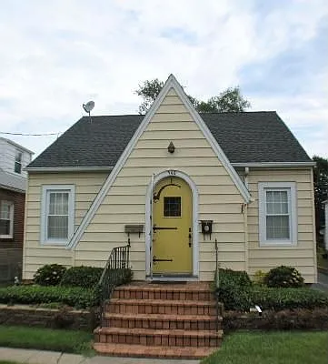 340 Highwood Ave photo 1