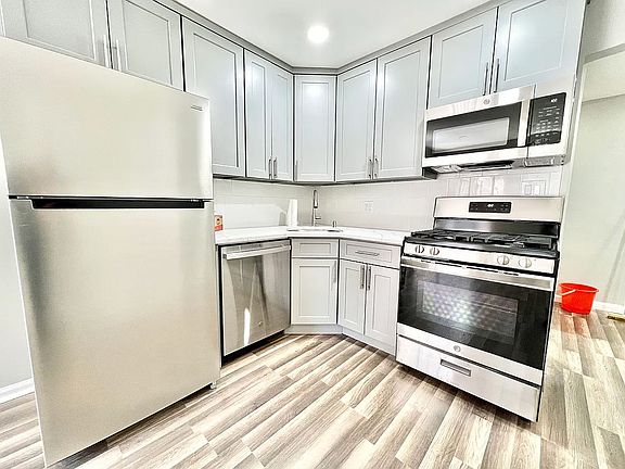 2nd image of 21-08 Hoyt Ave S #1