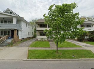 1676 Cliffview Rd, Cleveland, OH 44112