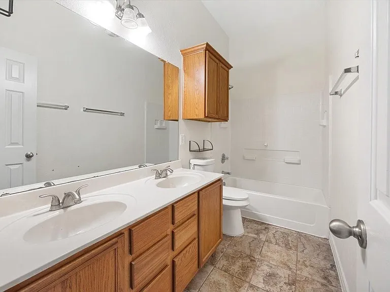 7704 Labrador Dr — Photo 19