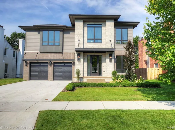 394 S Glenhurst Dr, Birmingham, MI 48009